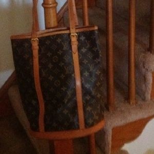 Louis vuitton bucket bag authentic